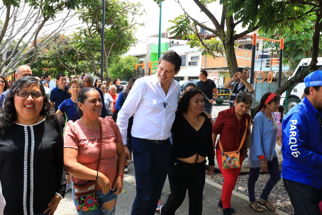 Alfonso Martínez inaugura parque lineal de Avenida Quinceo