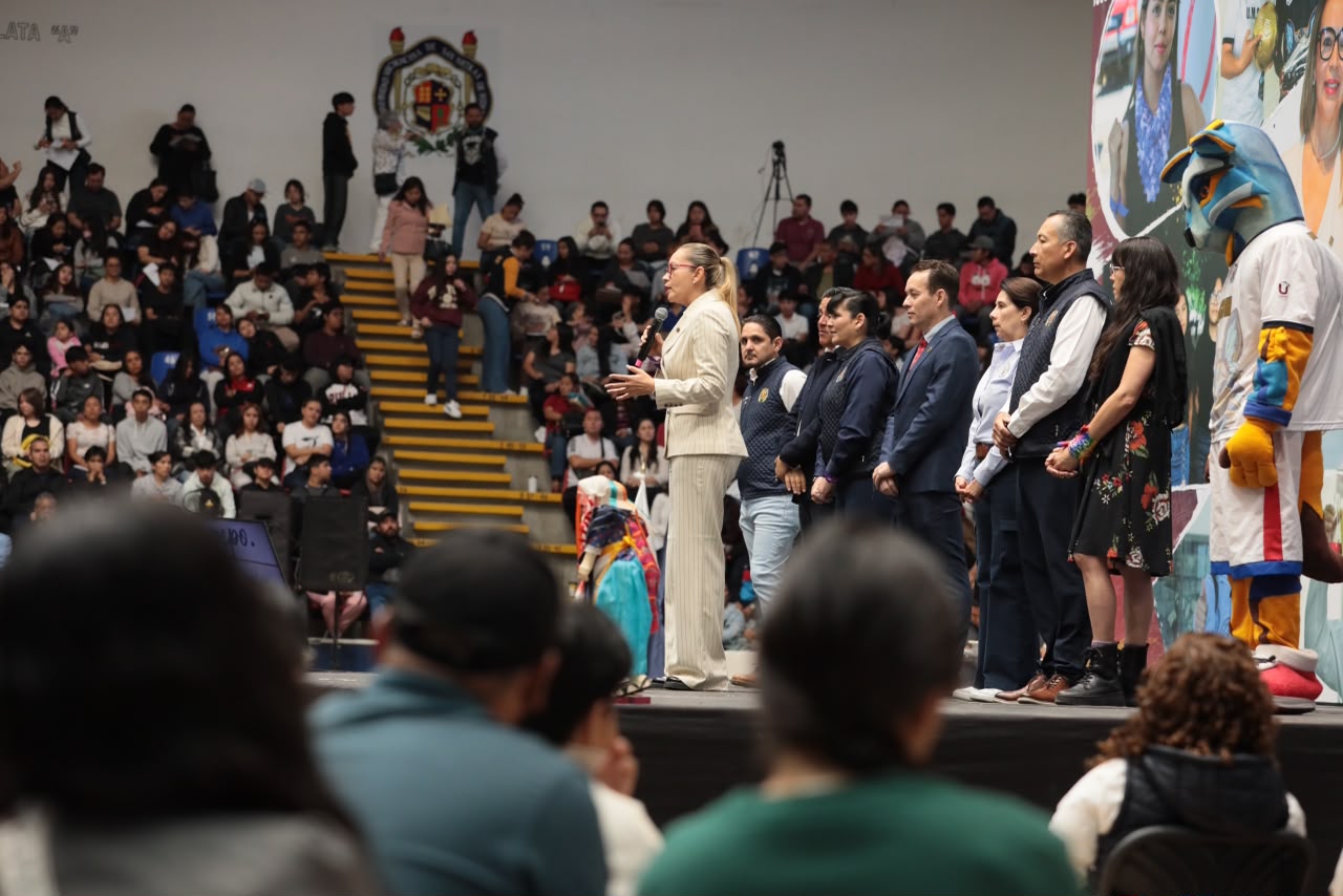 A ser aliados de la UMSNH, invita Yarabí Ávila a madres y padres de estudiantes del bachillerato nicolaita