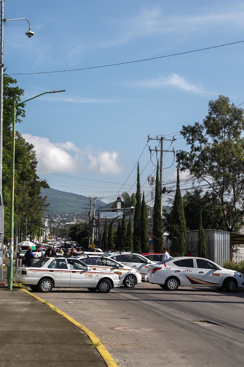 Taxistas toman oficinas municipales del CAM y Manantiales; exigen diálogo con el Ayuntamiento