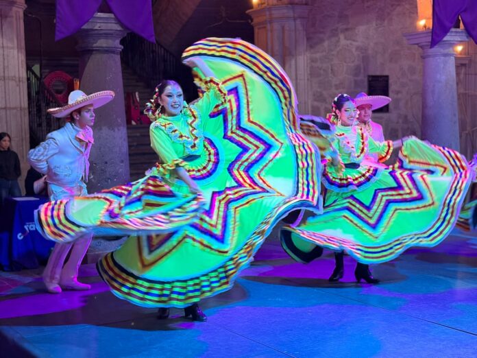 Palacio Municipal brilló con Ballet Folklórico del Ayuntamiento de Morelia
