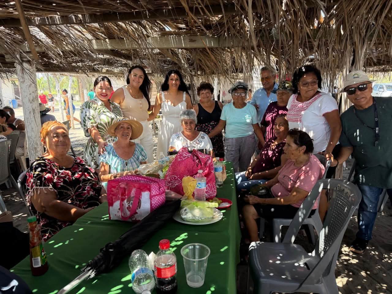 DIF de LZC lleva a adultos mayores a convivencia en la playa