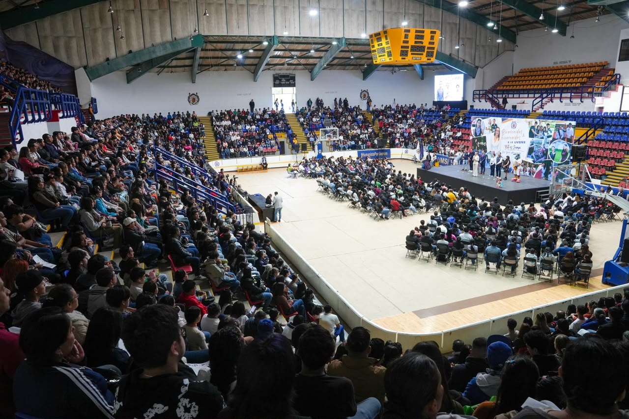 A ser aliados de la UMSNH, invita Yarabí Ávila a madres y padres de estudiantes del bachillerato nicolaita