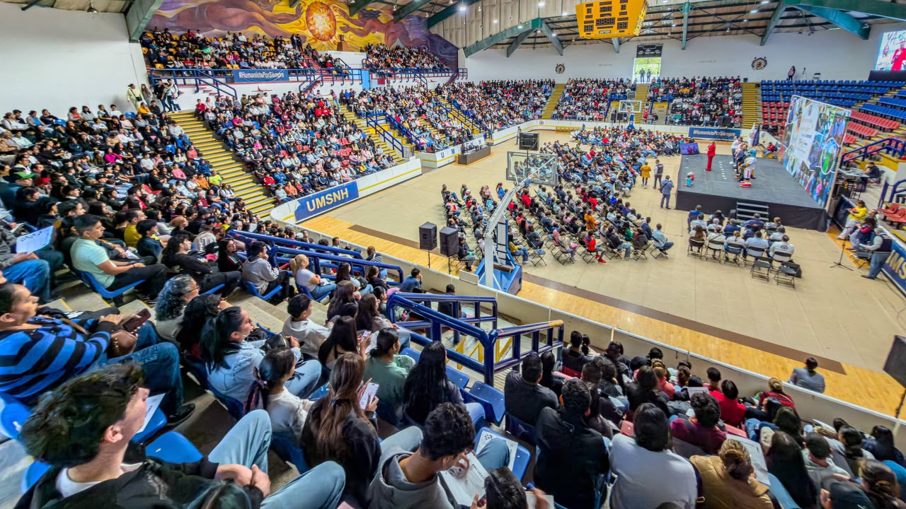 UMSNH, madres y padres, trabajemos en unión y en comunidad: Yarabí Ávila