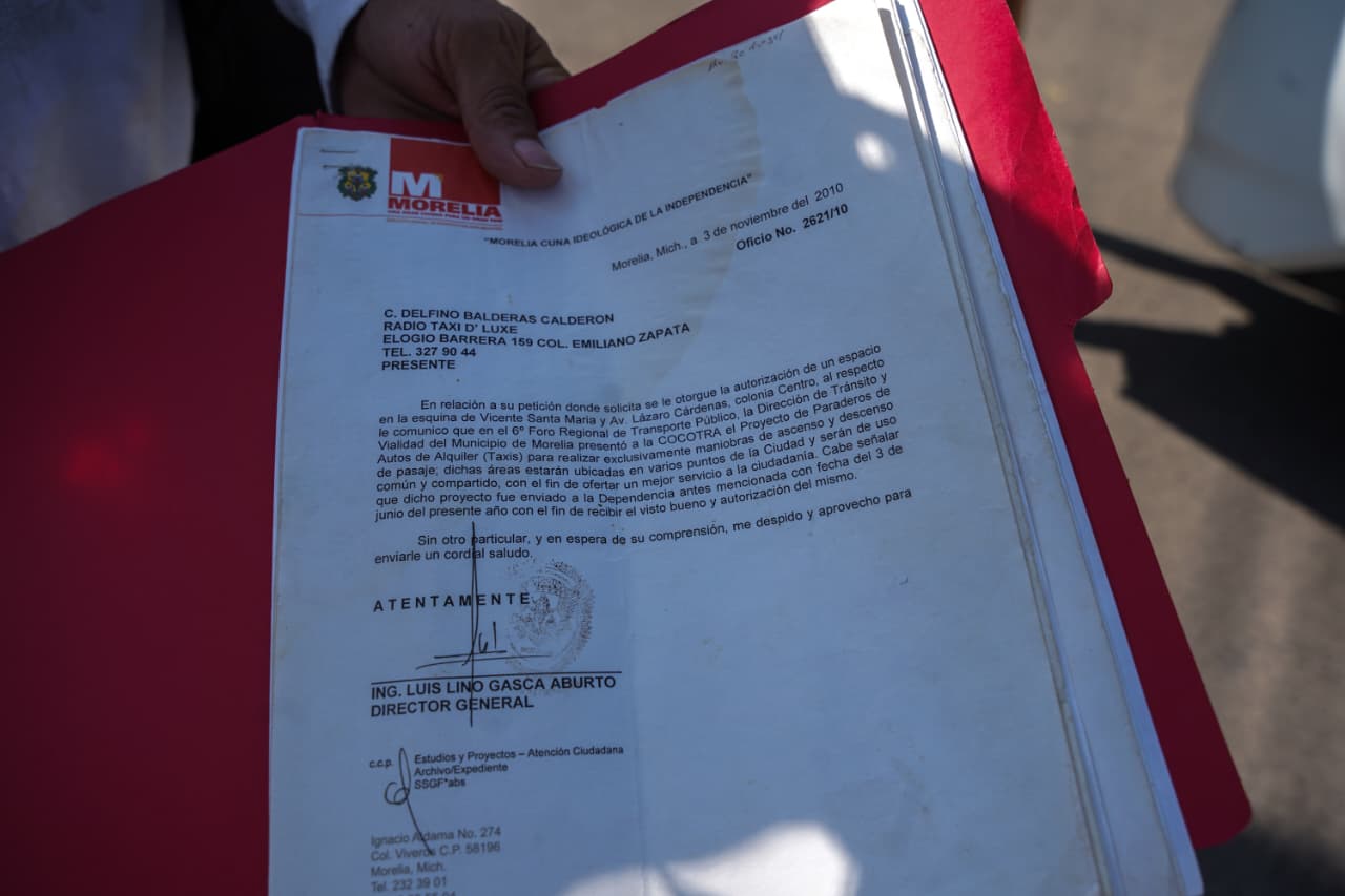 Taxistas toman oficinas municipales del CAM y Manantiales; exigen diálogo con el Ayuntamiento