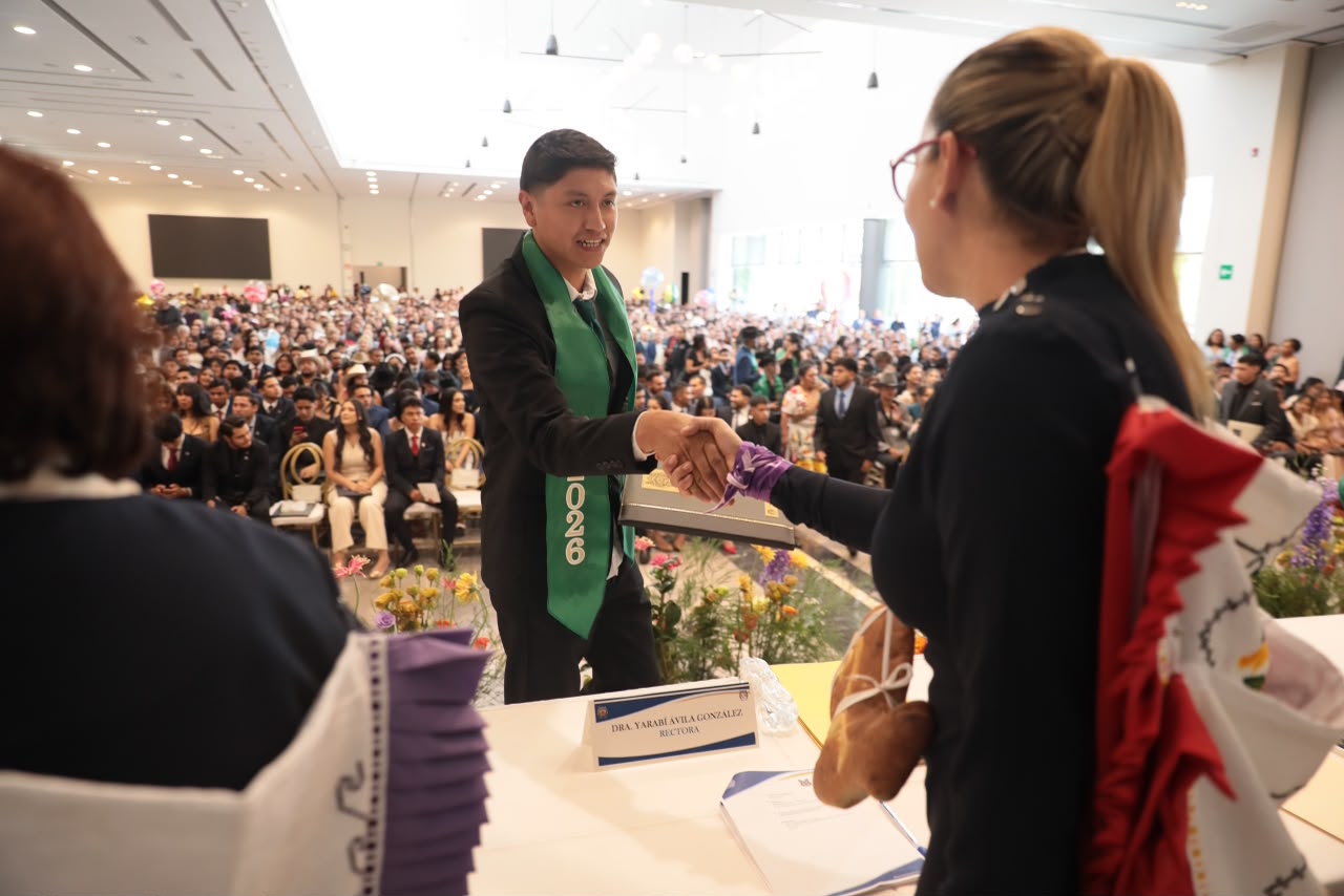 UMSNH es el ente transformador de todo Michoacán: Yarabí Ávila