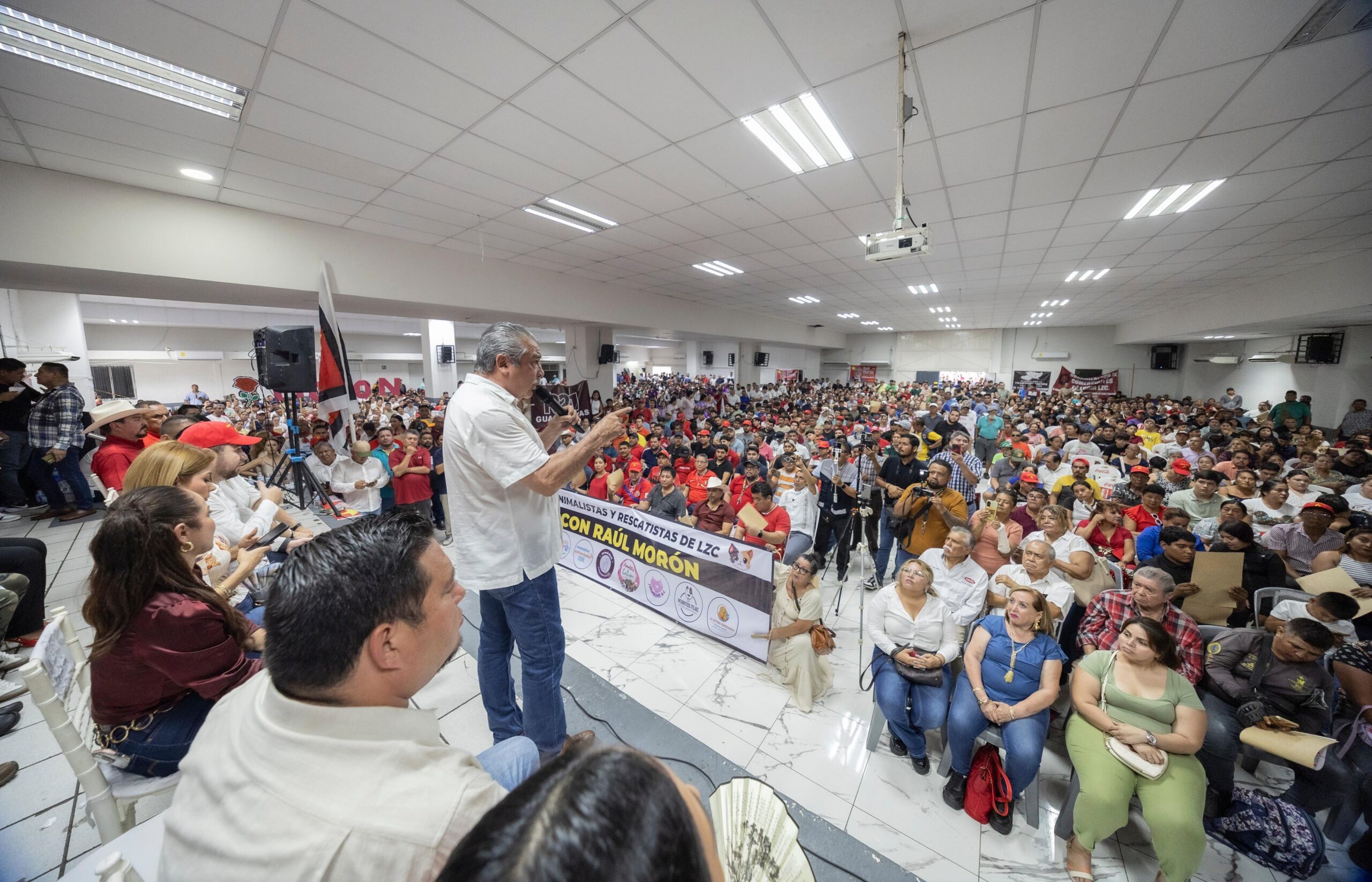 Reconoce Morón entrega del pueblo de Michoacán a la Cuarta Transformación