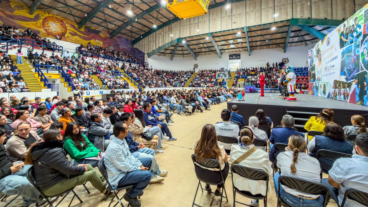UMSNH, madres y padres, trabajemos en unión y en comunidad: Yarabí Ávila