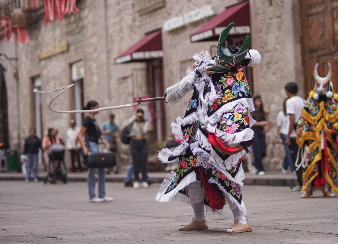 Danza de Judas de Pajacuarán llega a Plaza de Armas de Morelia