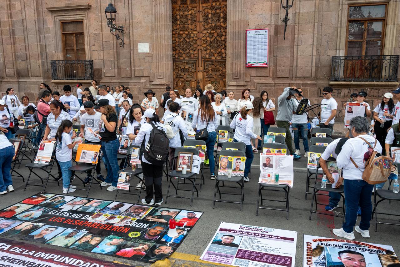 Familias de desaparecidos marchan en Morelia y exigen respuestas