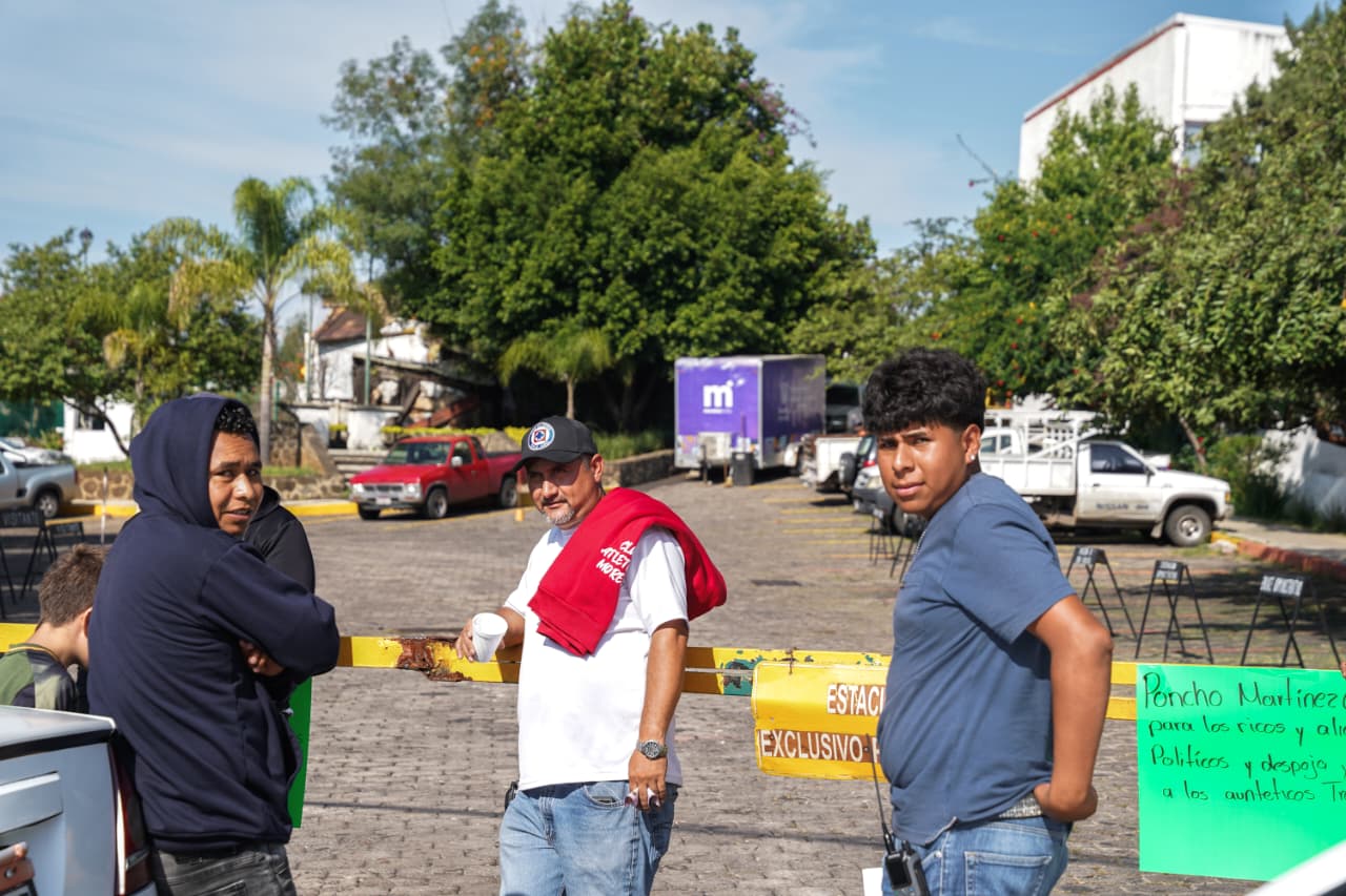 Taxistas toman oficinas municipales del CAM y Manantiales; exigen diálogo con el Ayuntamiento