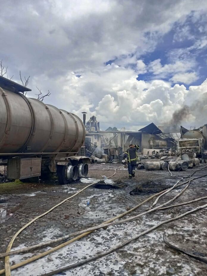 Incendio en empresa de residuos químicos moviliza a emergencias