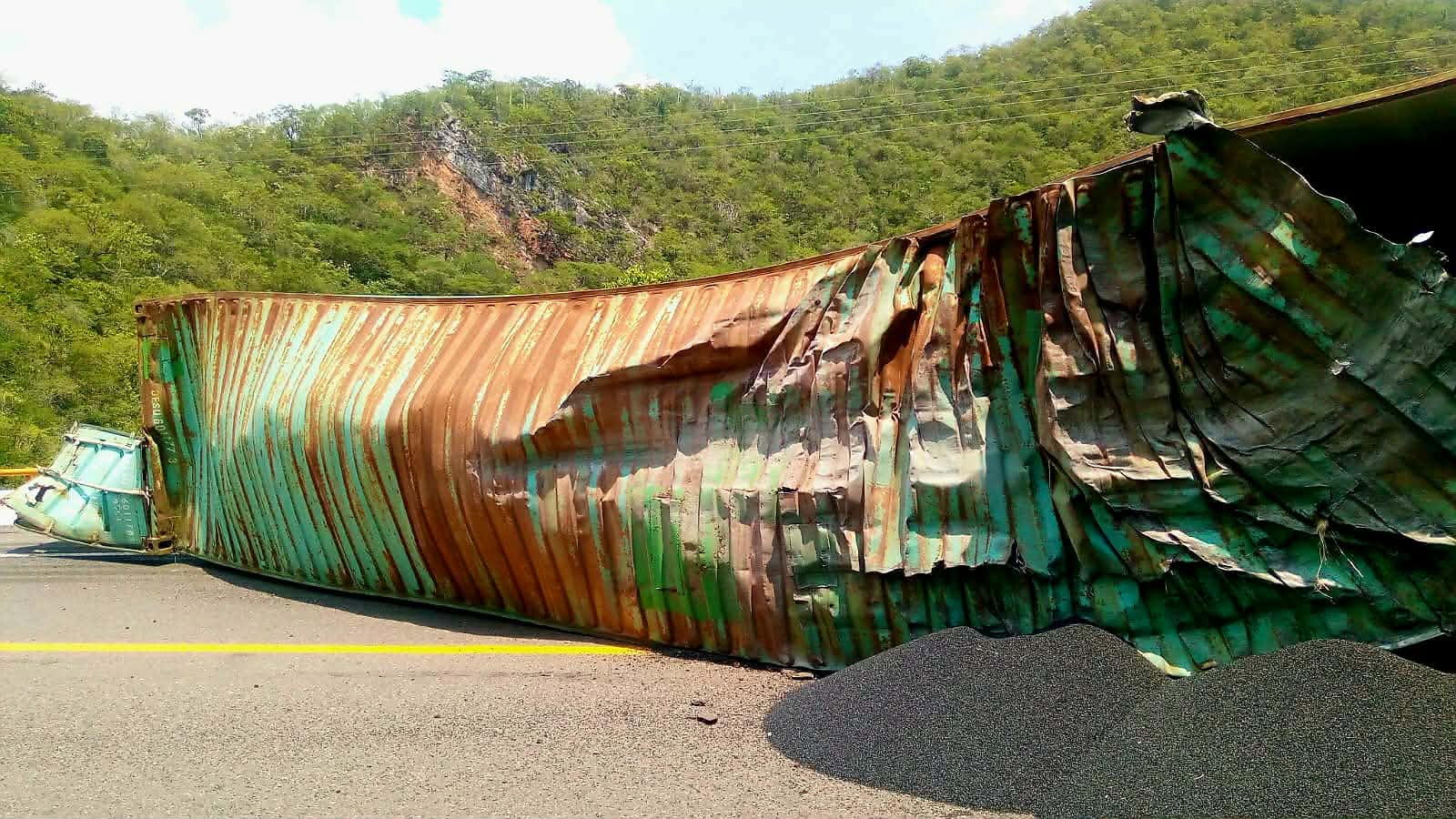 Jornada de accidentes deja un muerto y varios lesionados en Michoacán