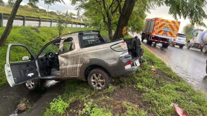 Volcadura en la Morelia y atropellamiento en Zamora dejan una mujer lesionada y daños materiales Volcadura en la Morelia y atropellamiento en Zamora dejan una mujer lesionada y daños materiales