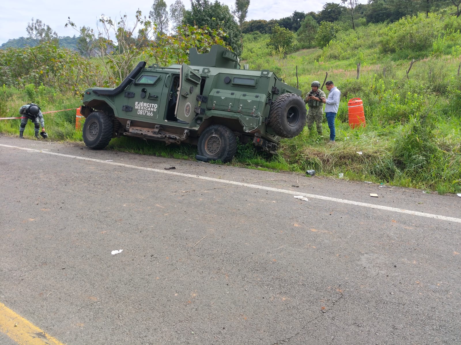 Vuelca camión del Ejército en Tocumbo; siete militares heridos, dos de gravedad