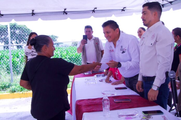 Más de 30 familias de Yurécuaro reciben las llaves de su nuevo hogar