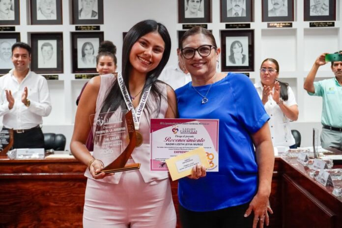 Reconocen y Premian a Jóvenes de LZC en Diferentes Ámbitos