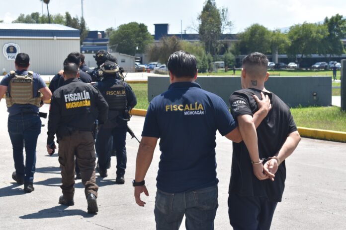 Detienen a mando y tres policías de José Sixto Verduzco