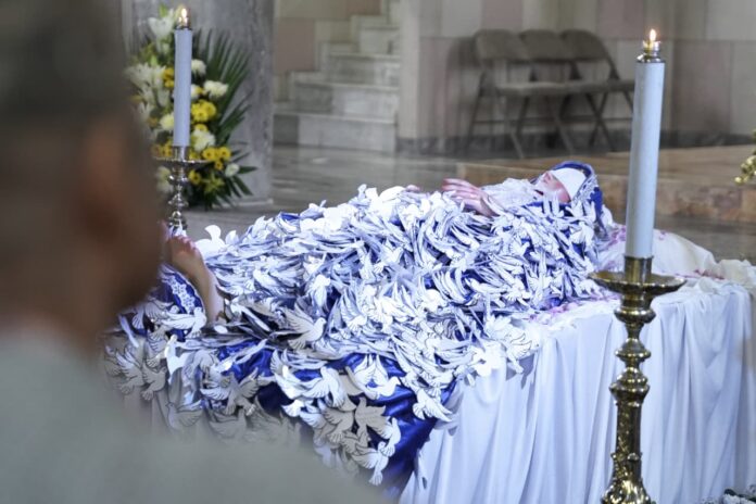 Palomitas para la Virgen: así se vive "La Dormición" en Morelia