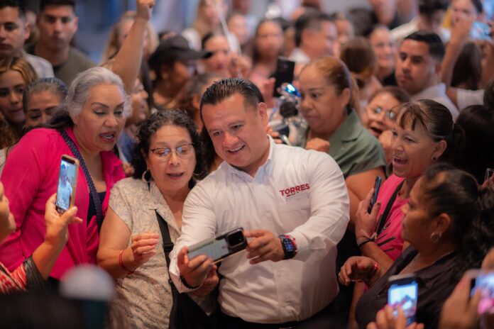Más de 3 mil mujeres respaldan a Carlos Torres Piña en Michoacán