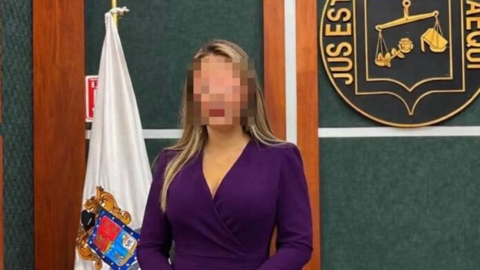 Reinstalan a jueza investigada por cohecho y desata inconformidad