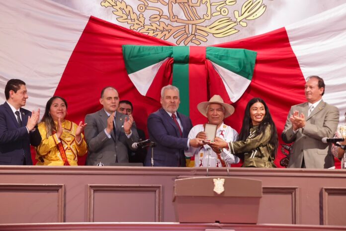 Congreso reconoce a Bedolla como pionero en la defensa de autogobiernos