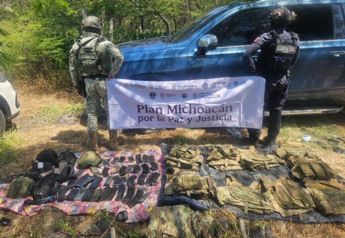 La Piedad, aseguran vehículos y equipo táctico
