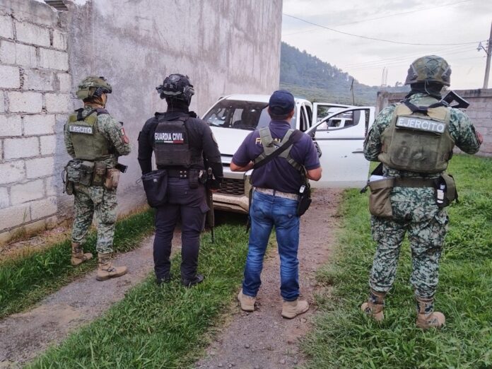 Tras repeler agresión en Tacámbaro, detienen a 3 con armas y vehículo