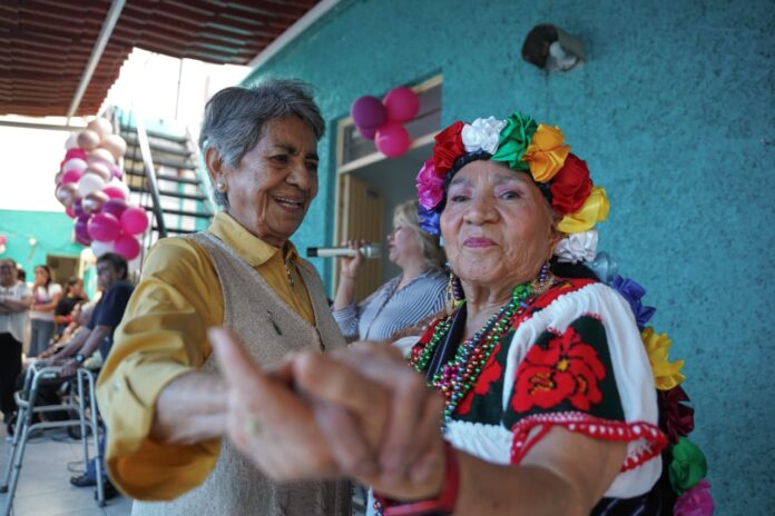 Día del Abuelo |Fiesta, baile y coronación en el Cristo Abandonado Día del Abuelo |Fiesta, baile y coronación en el Cristo Abandonado