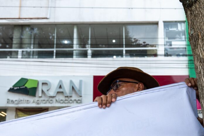 Michoacán: protesta por rezago de 2 mil expedientes agrarios