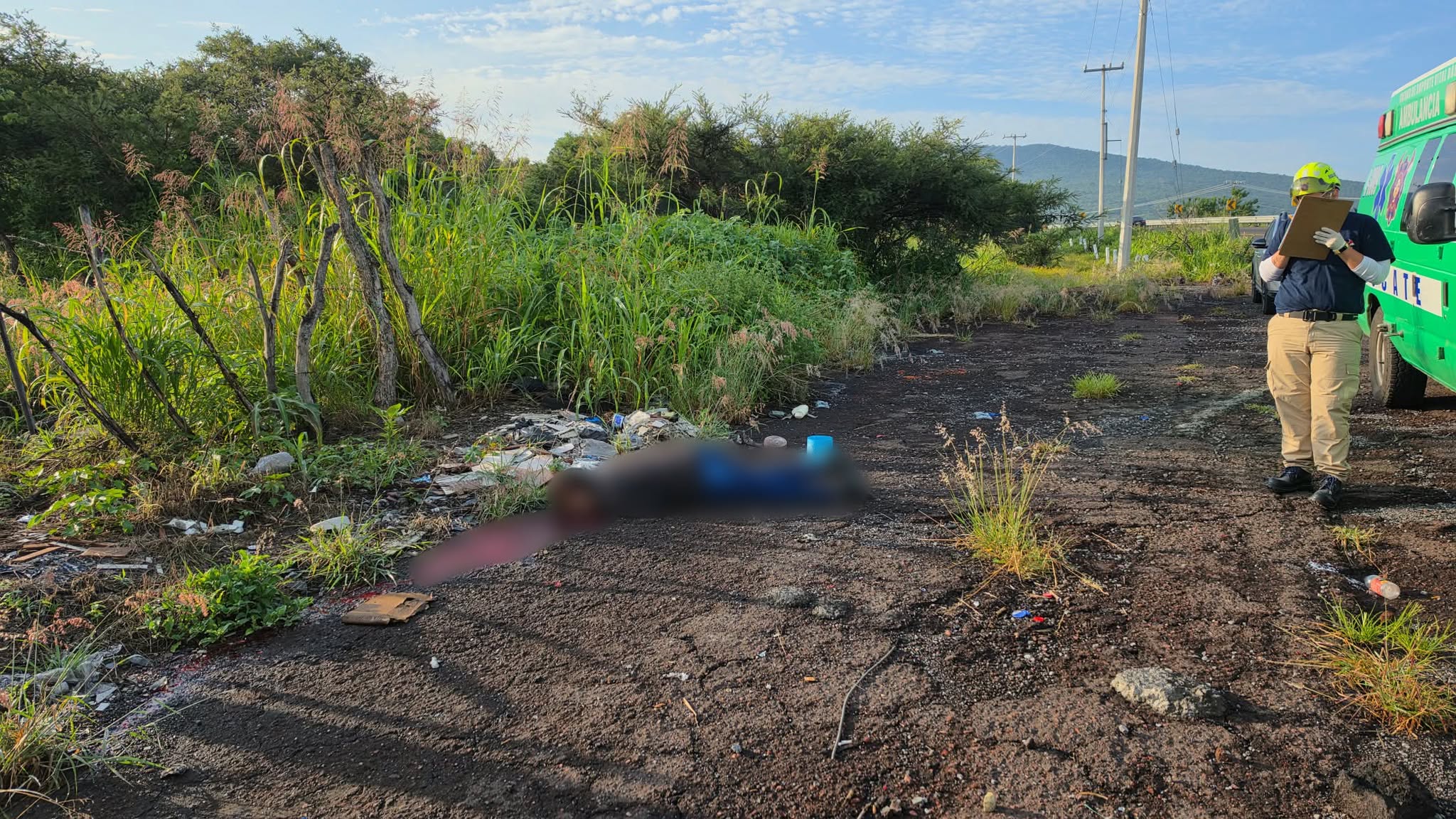 Abandonan cadáver de una mujer en Libramiento Norte de Zamora