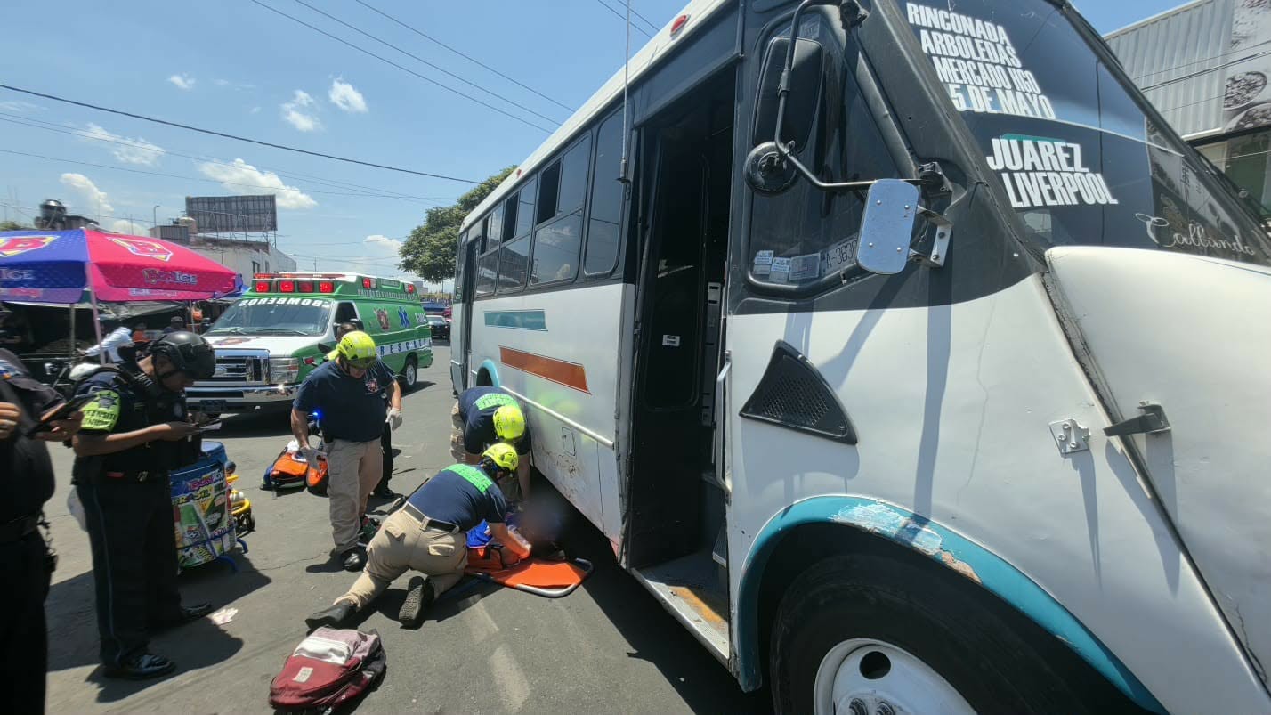 Volcadura en la Morelia y atropellamiento en Zamora dejan una mujer lesionada y daños materiales