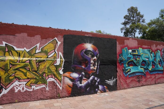 Magneto conquista Morelia; el villano de X-Men apareció en la capital michoacana Magneto conquista Morelia; el villano de X-Men apareció en la capital michoacana
