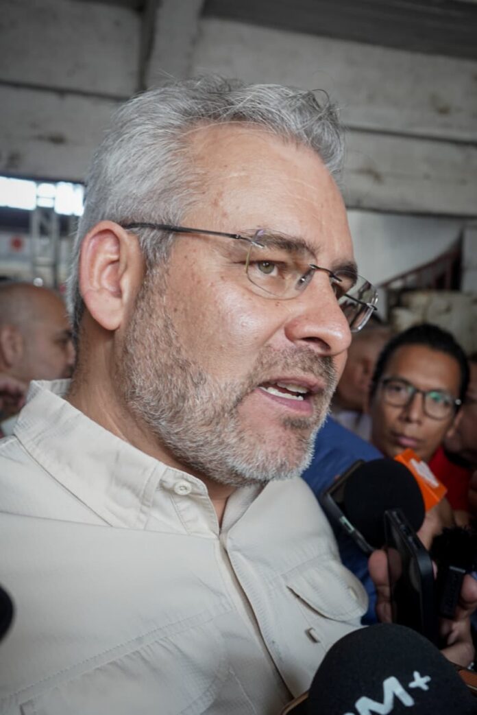 Restringirán celulares en aulas de educación básica en todo México