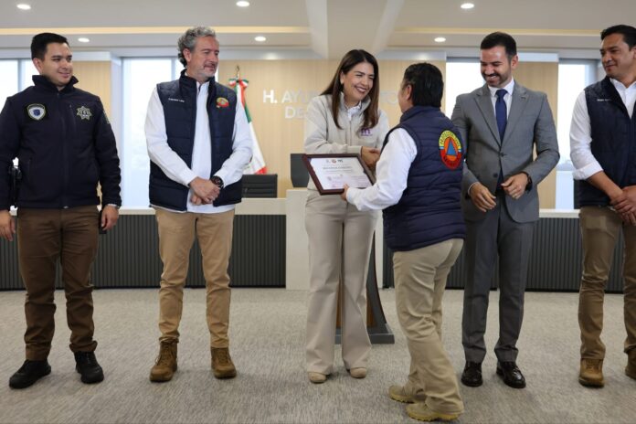 Gobierno de Morelia reconoce a elementos de Protección Civil y Bomberos