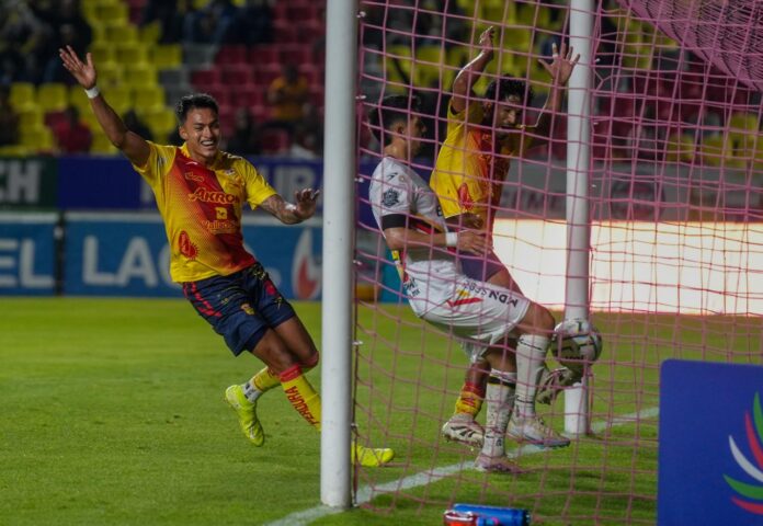 Los Canarios vuelan alto; Morelia derrota a Leones Negros y defiende el liderato del Apertura 2026