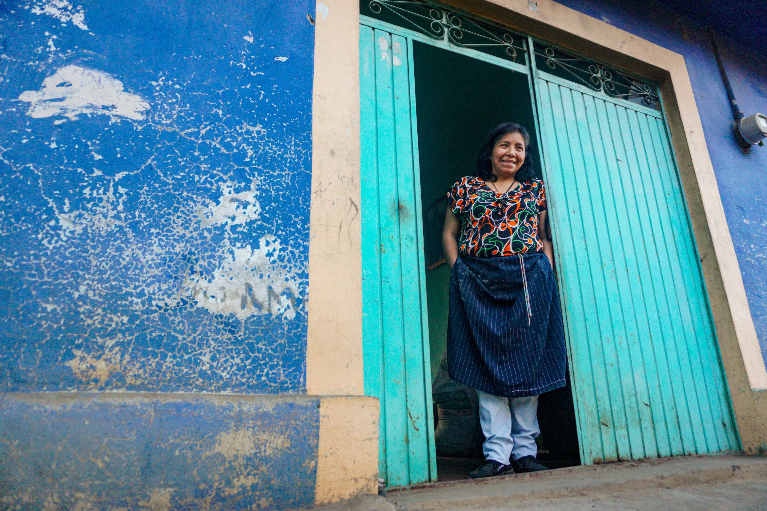 Entre hilos y memoria, María Nolasco preserva el arte de tejer en Michoacán