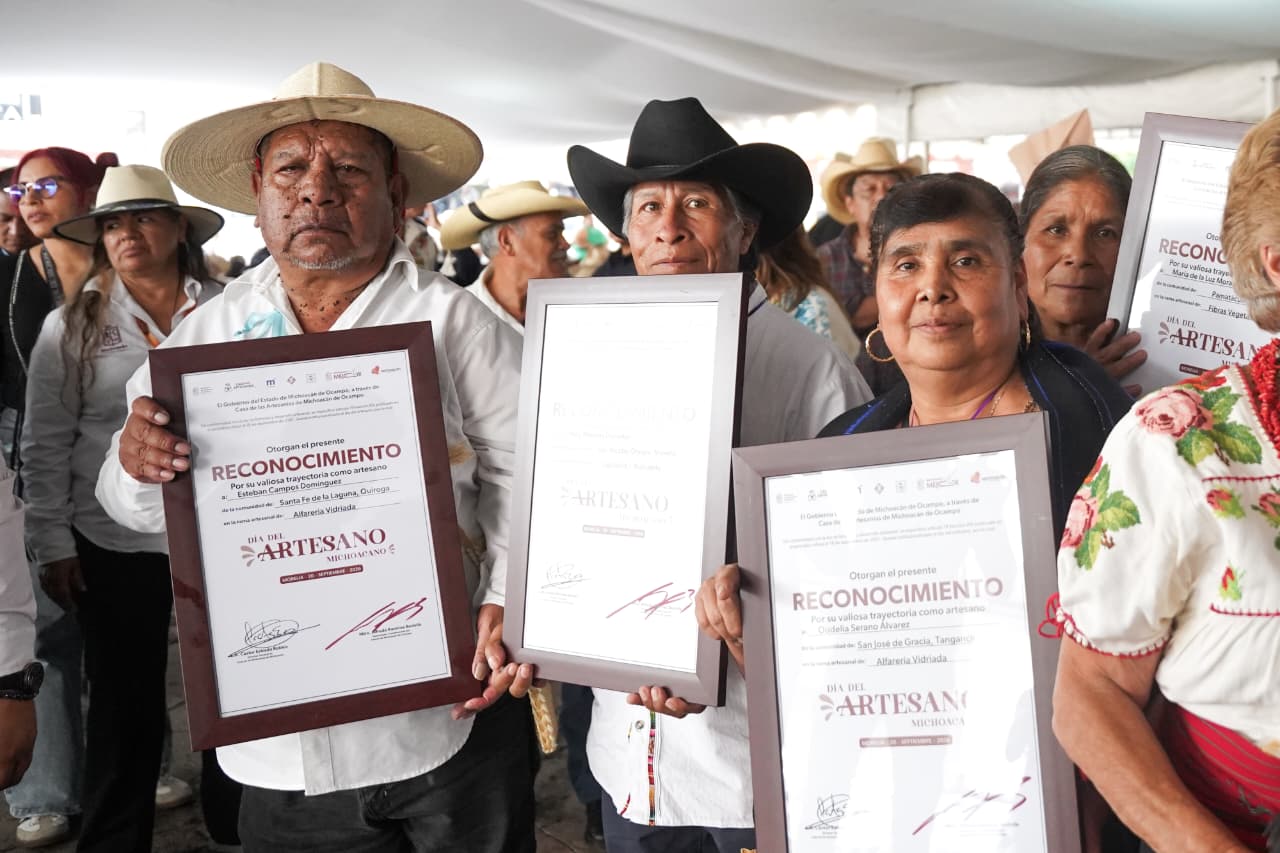 Michoacán reconoce a quienes mantienen vivos sus oficios artesanales