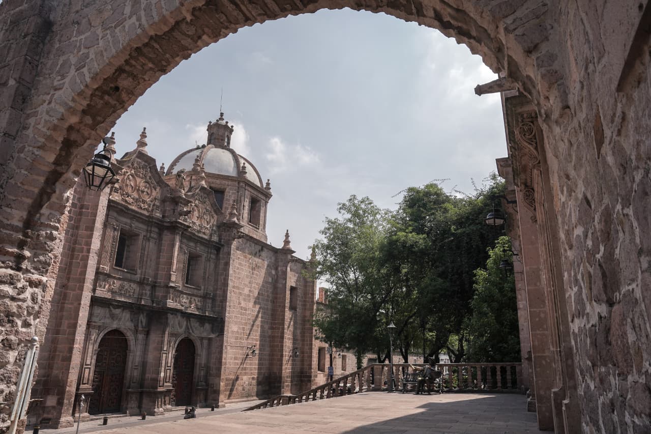 ¿Dragones o caimanes? Las gárgolas que vigilan Morelia desde las alturas