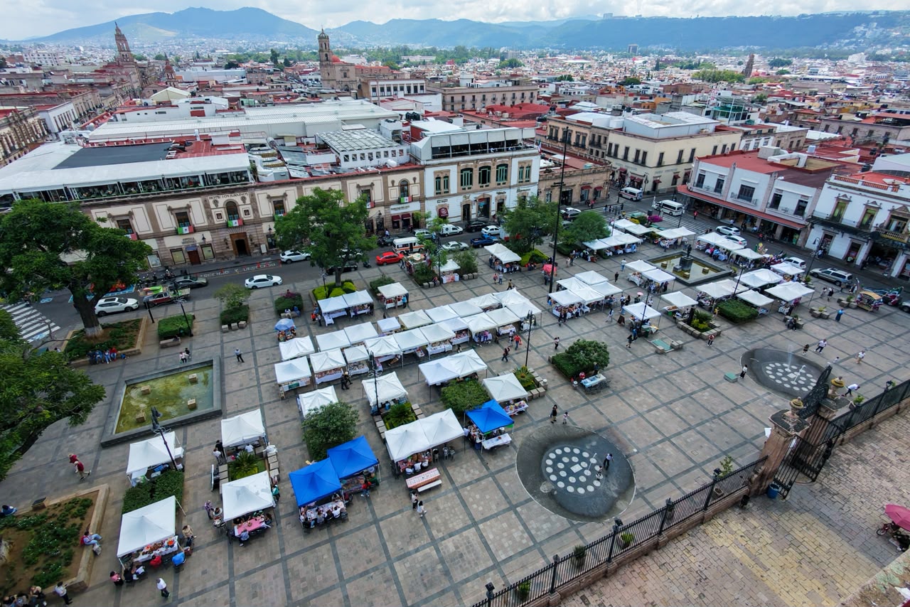 Sabores, artesanías y emprendimientos llenan el corazón de Morelia