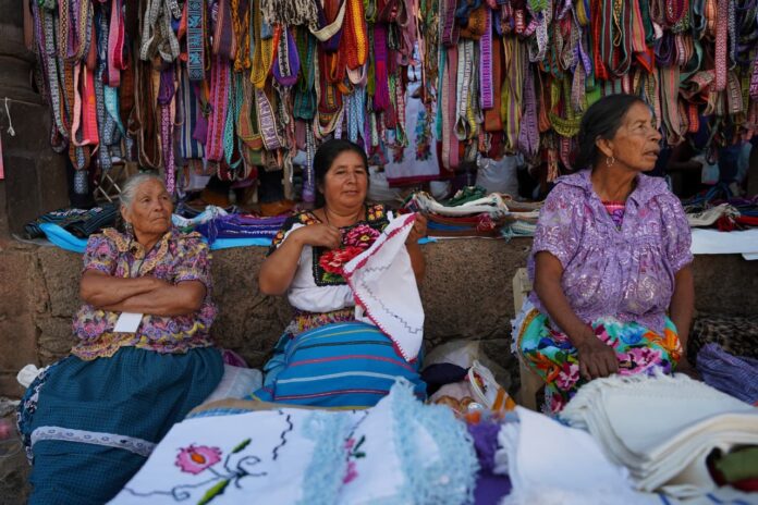 Mujeres indígenas de Michoacán: Voces de la memoria de los pueblos originarios Mujeres indígenas de Michoacán: Voces de la memoria de los pueblos originarios