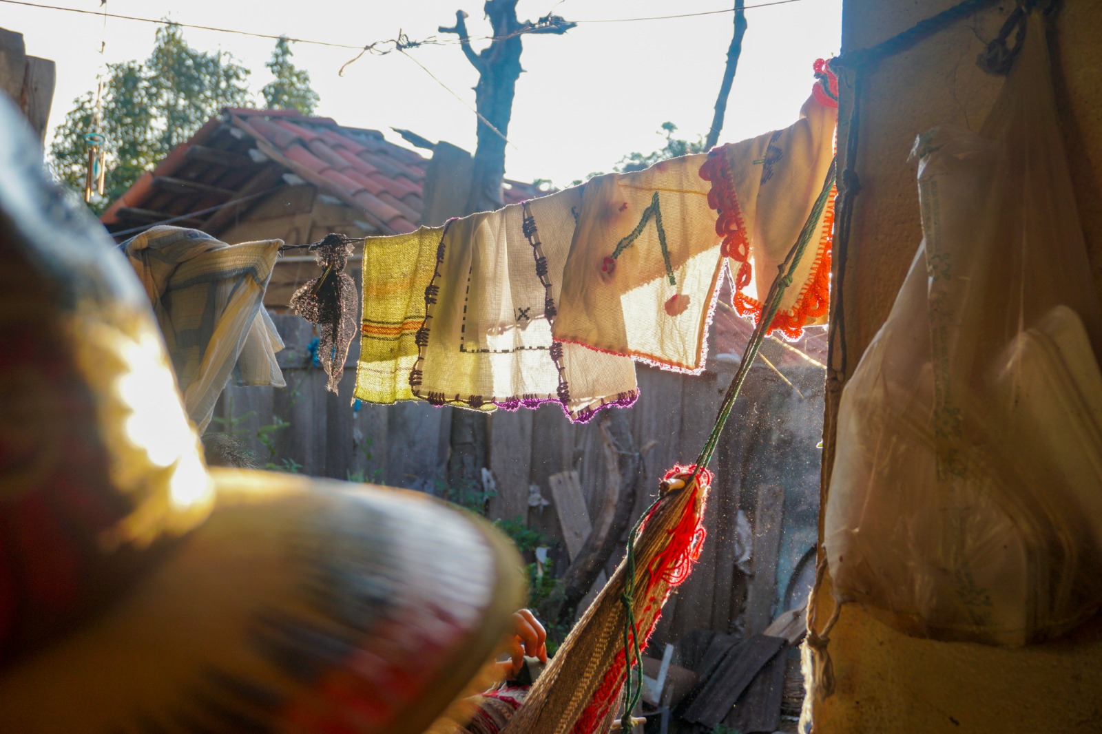 Entre hilos y memoria, María Nolasco preserva el arte de tejer en Michoacán