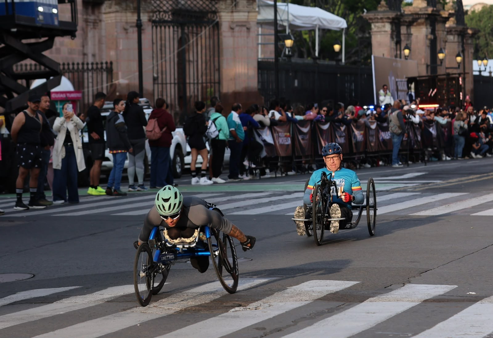 Policía Morelia reúne a más de 1,200 atletas en carrera solidaria