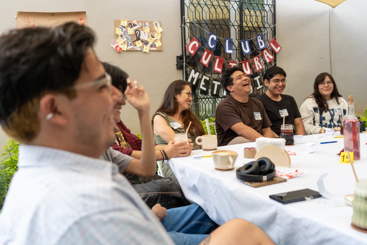 Dos jóvenes y una idea para mirar la cultura de otra manera