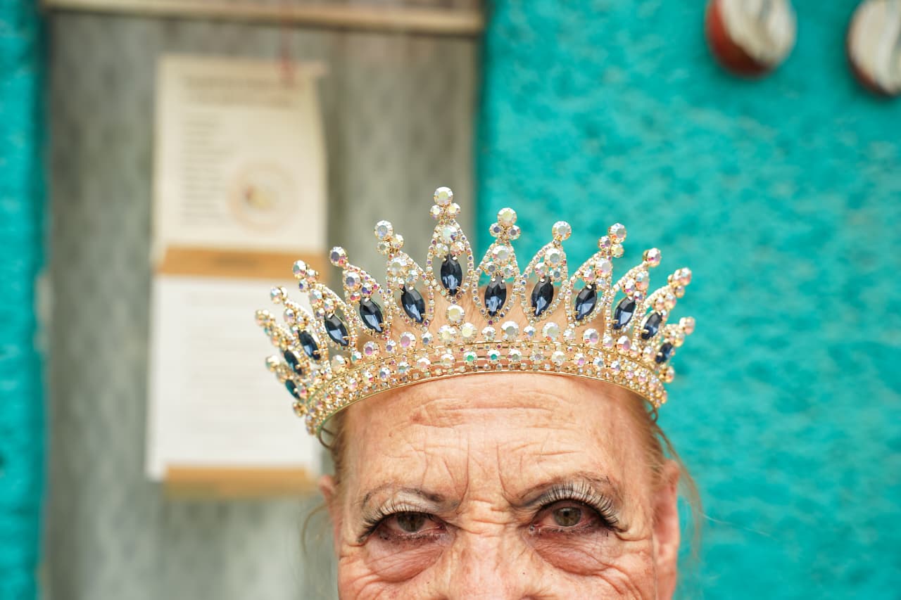 Nena baila contra el tiempo; 84 años y 20 de seguir moviendo las piernas