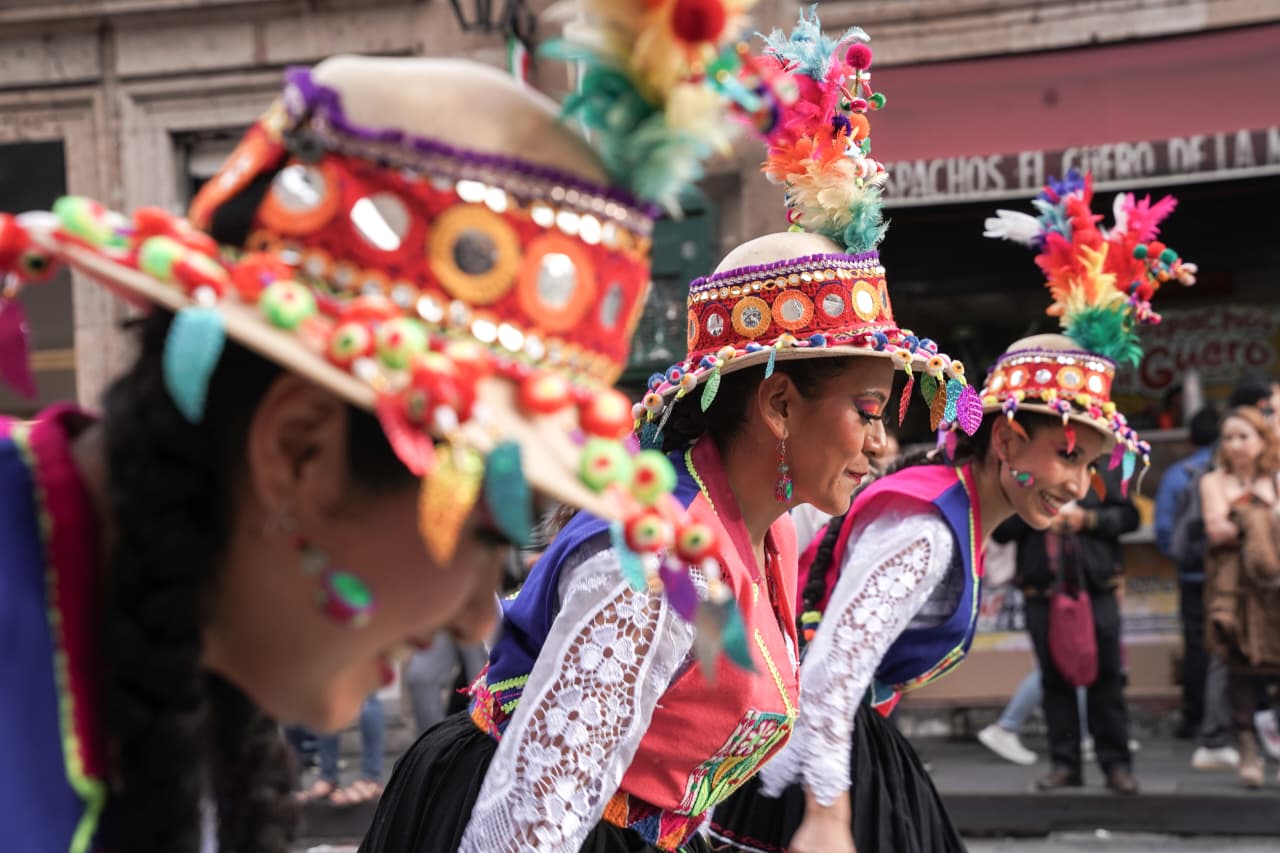 Ballet Folklórico de Michoacán celebra 68 años con desfile en el Centro de Morelia