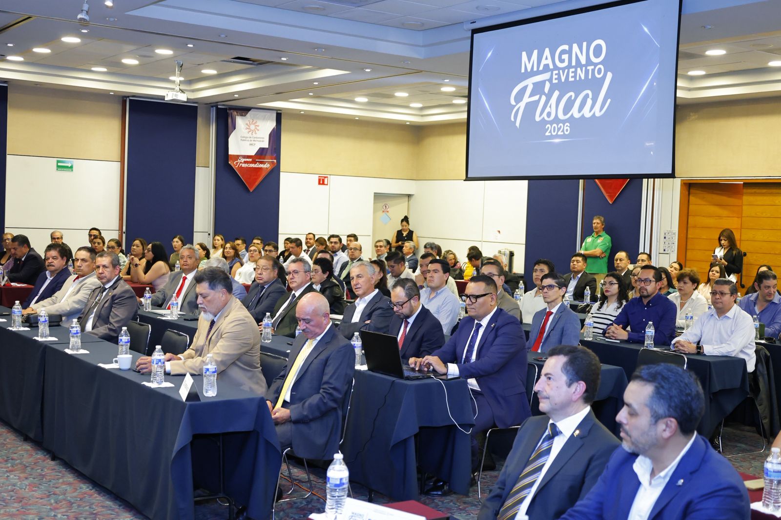 Yankel Benítez da la bienvenida al Magno Evento Fiscal 2026