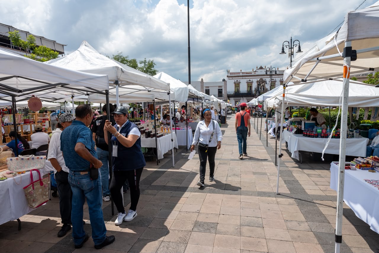 Sabores, artesanías y emprendimientos llenan el corazón de Morelia