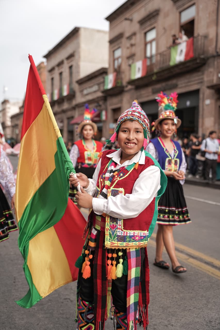 Ballet Folklórico de Michoacán celebra 68 años con desfile en el Centro de Morelia