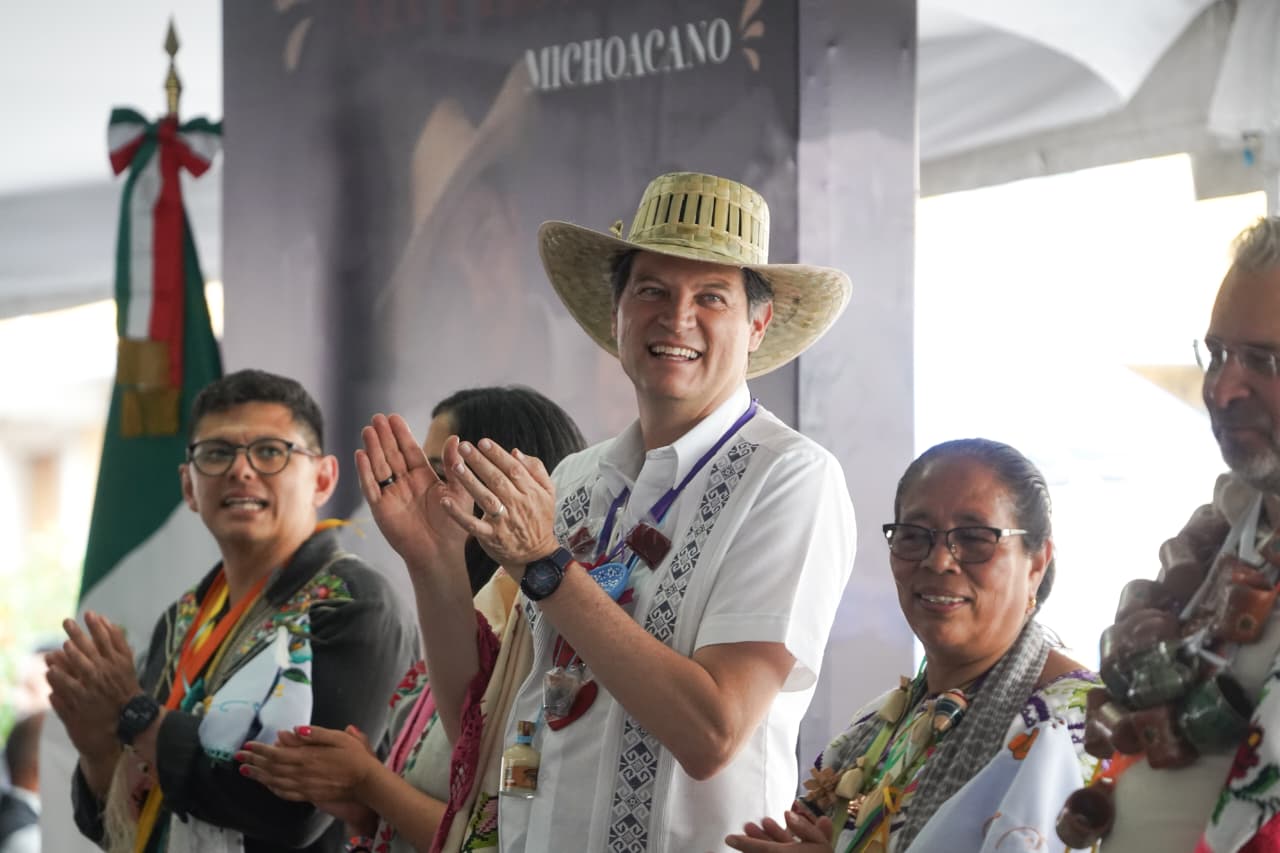 Michoacán reconoce a quienes mantienen vivos sus oficios artesanales