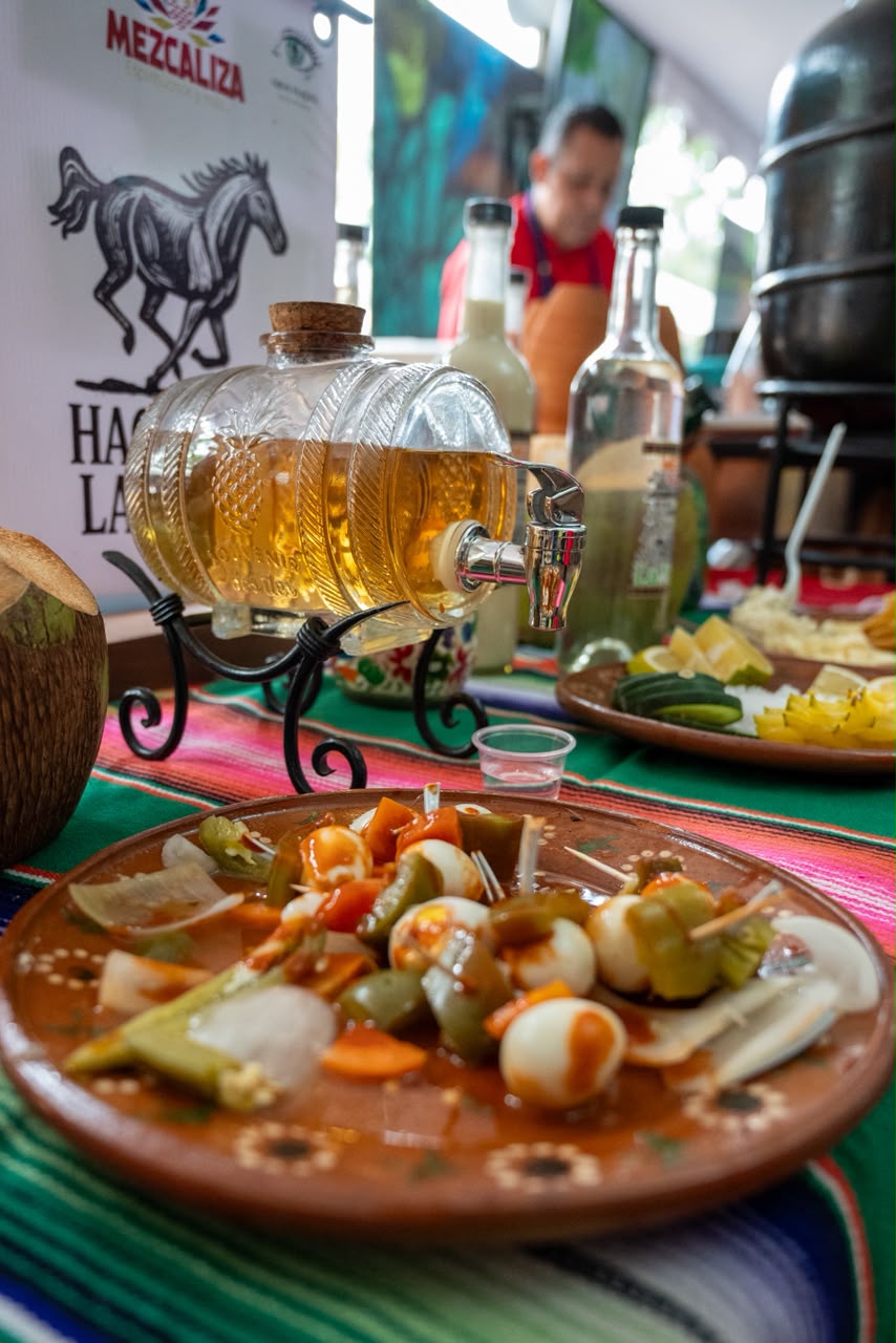 Mezcaliza transforma CECONEXPO en sabores, música y tradición michoacana